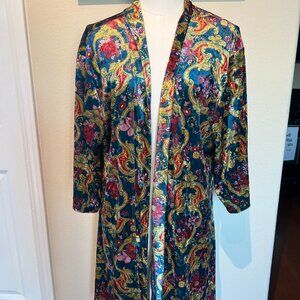Modcloth size: S/M, NWOT. This is a lovely, soft, flowy floral robe. Boho hippie